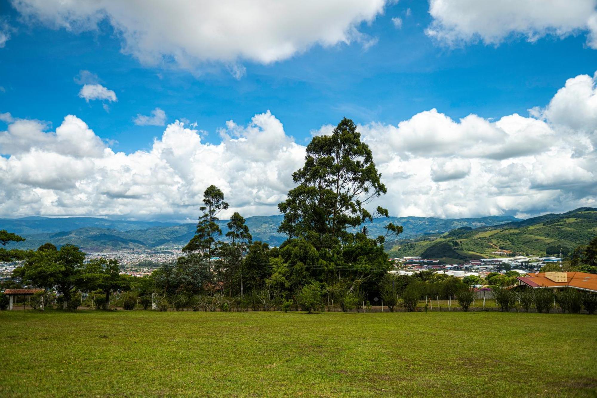 Country House, Cozy Fireplace And An Amazing View Cartago Esterno foto
